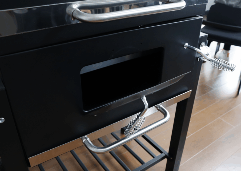 Outdoor Barbecue Grill for American Style Cooking